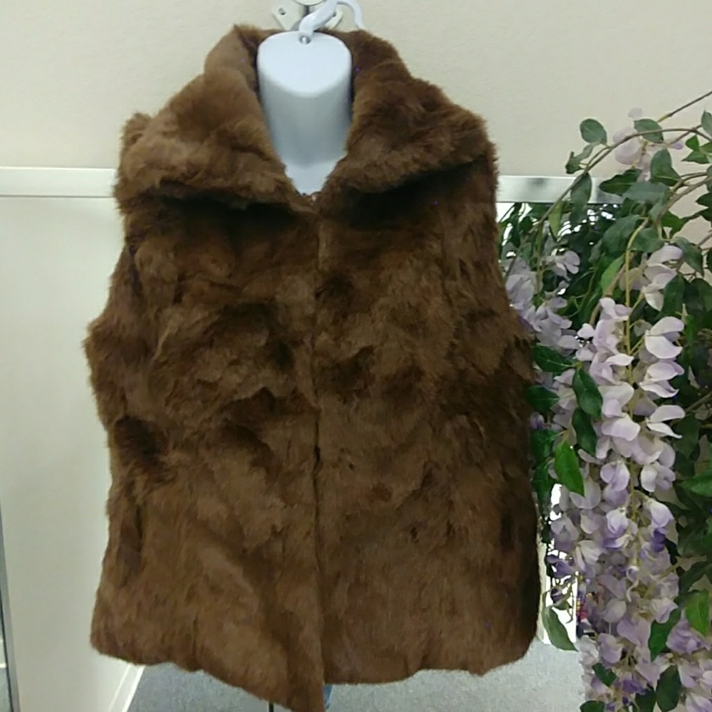 Betmar Milk Chocolate Faux Fur Vest